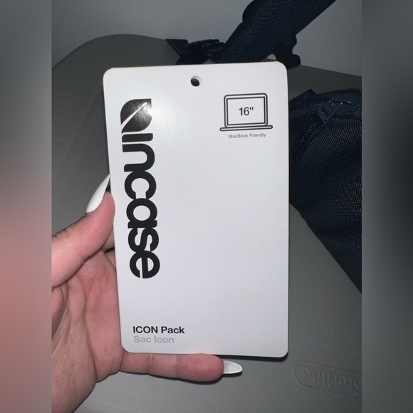 INCASE Icon Backpack - Picture 7 of 7